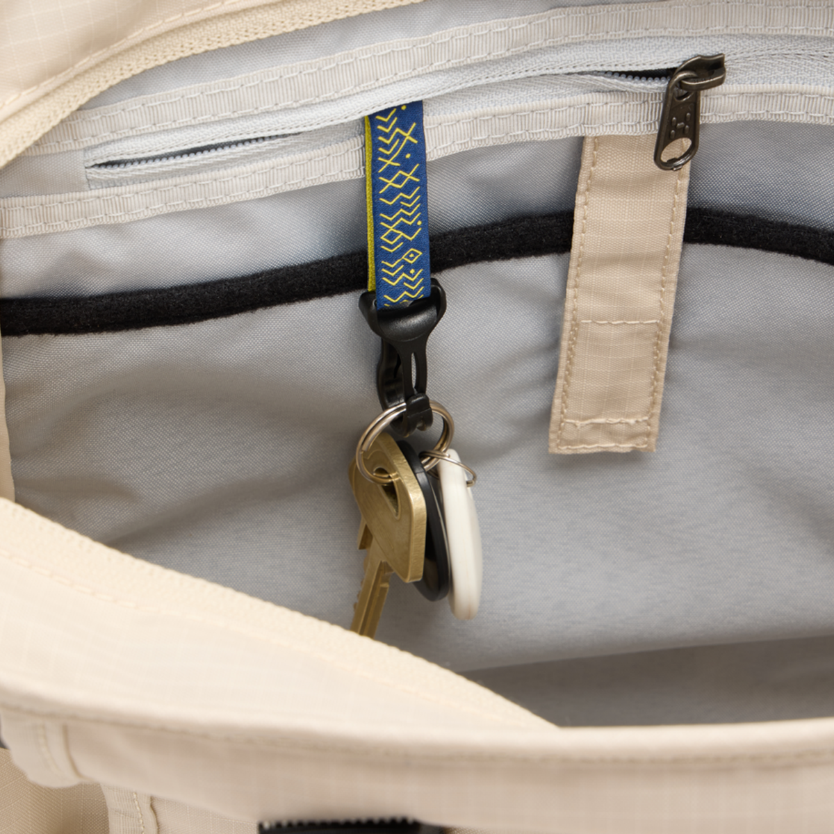 Tight Tote 25