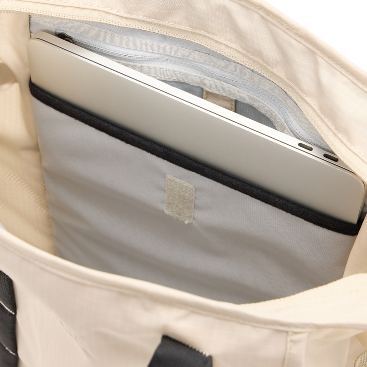 Tight Tote 25