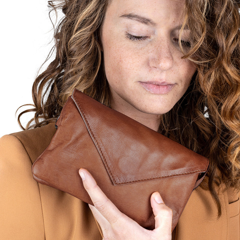 RE:DESIGNED CLAIRE URBAN CLUTCH