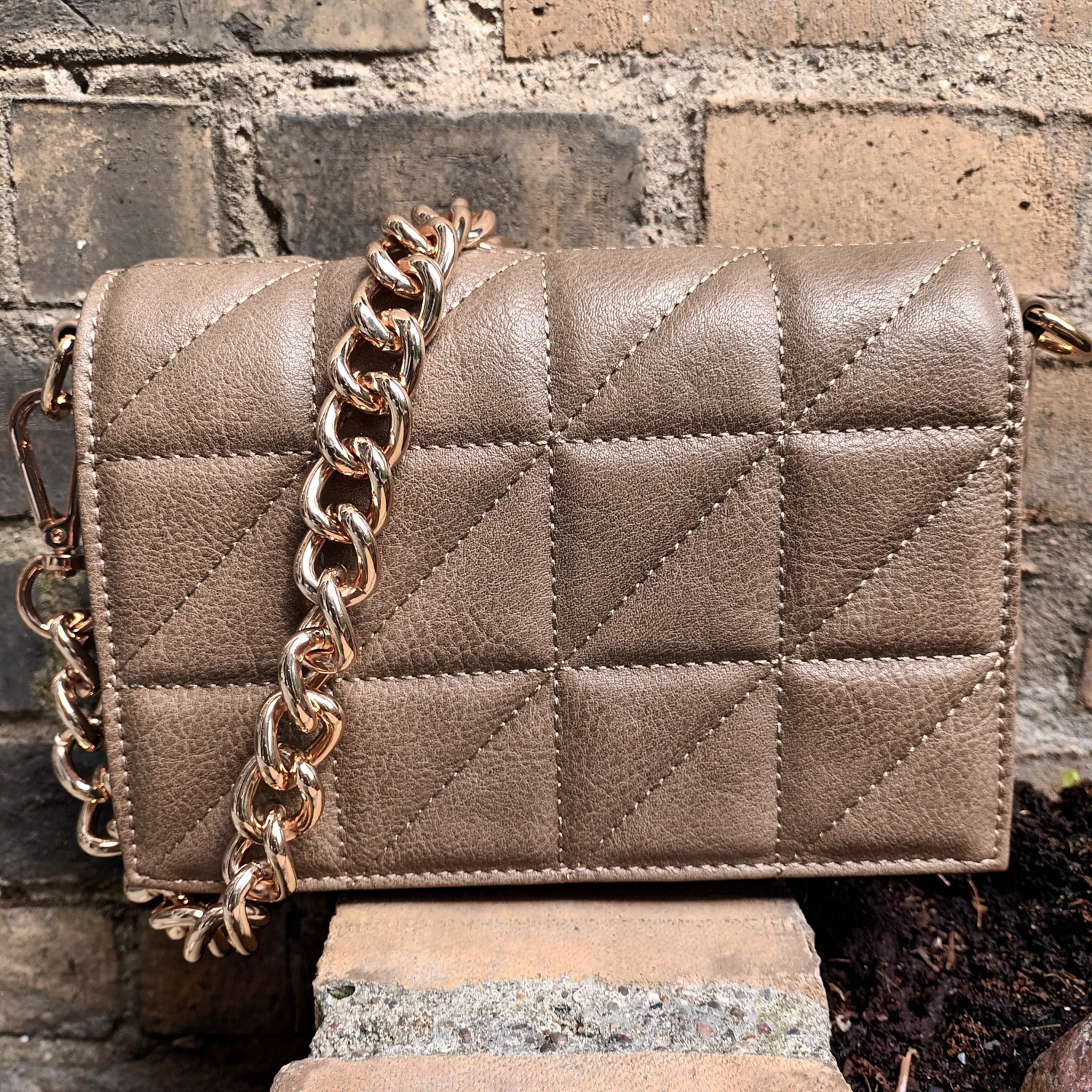 CLAY GOLD 6630
CLAY GOLD 6630