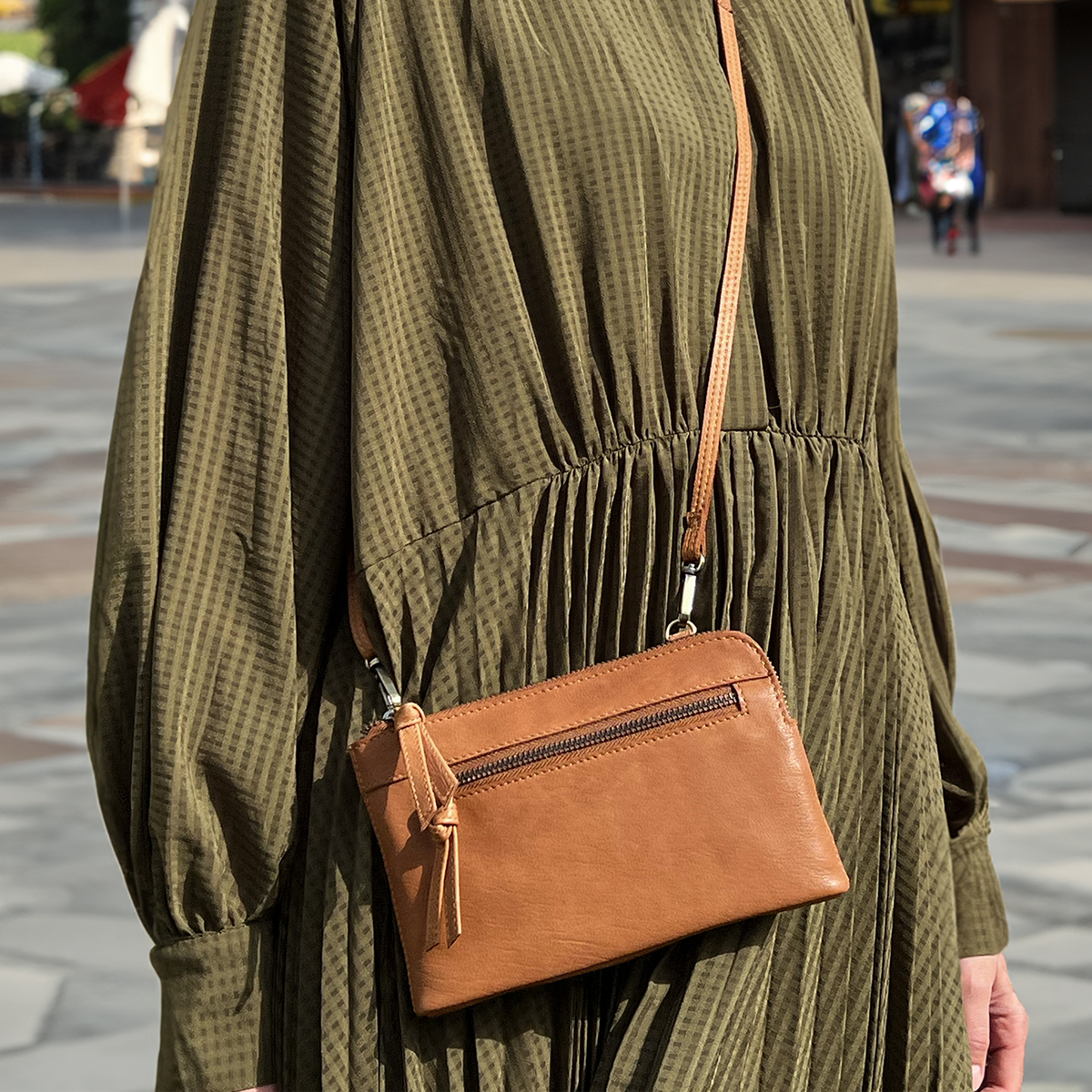 Common Nanna Crossbody