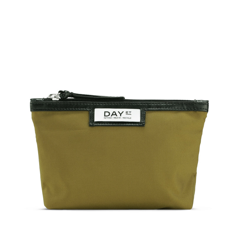 DAY GWENETH RE-S KOSMETIK TASKE