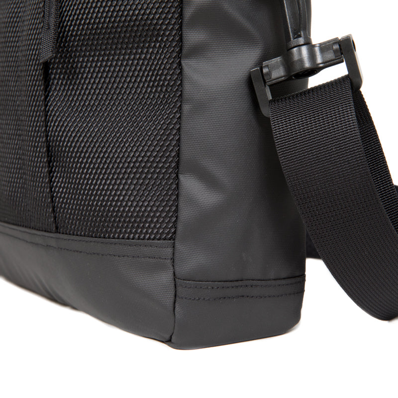 EASTPAK ACTON CNNCT COAT COMPUTERTASKE