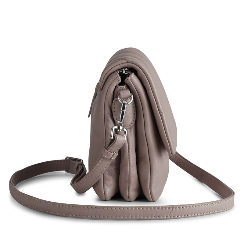 MARKBERG SUSANAMBG CROSSBODY TASKE ASYM. PUF