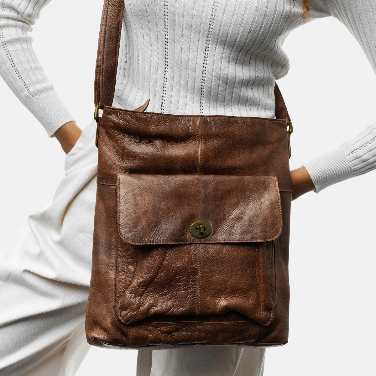 1656 Urban Crossbody