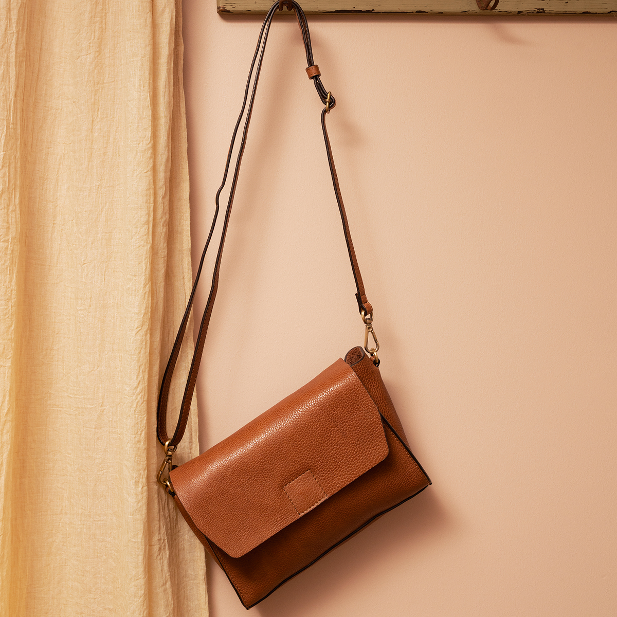 Nana Crossbody